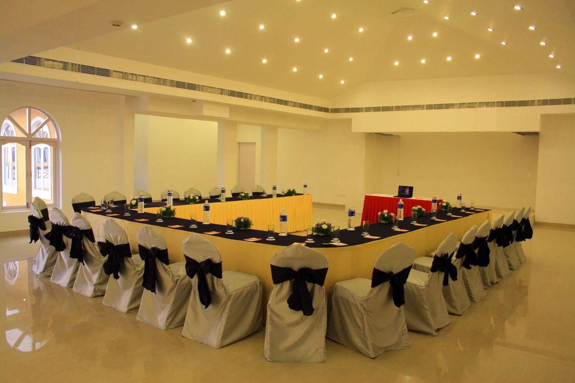 Crystal By Morpho, Goa Villagio Resort Betalbatim Dış mekan fotoğraf
