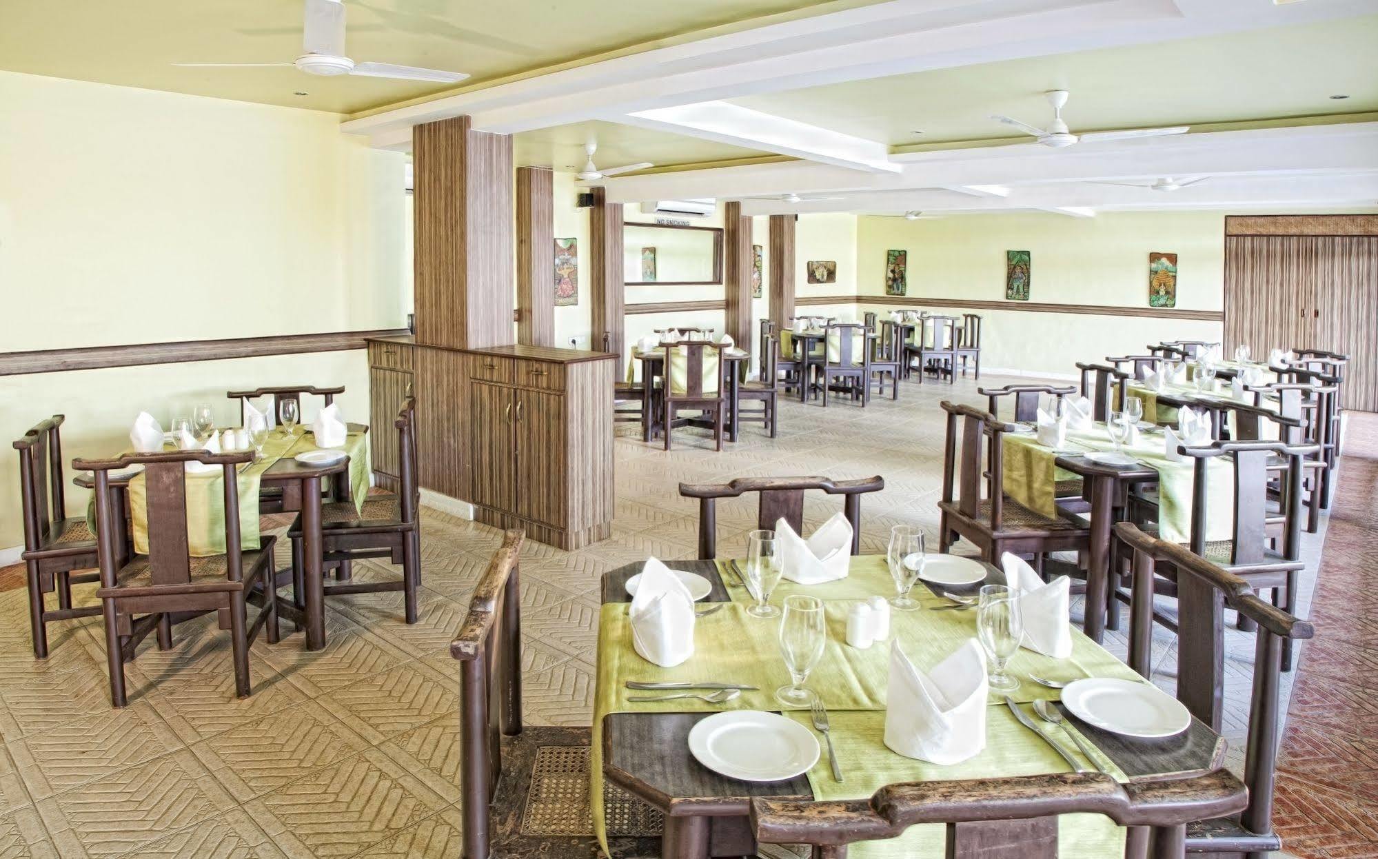 Crystal By Morpho, Goa Villagio Resort Betalbatim Dış mekan fotoğraf